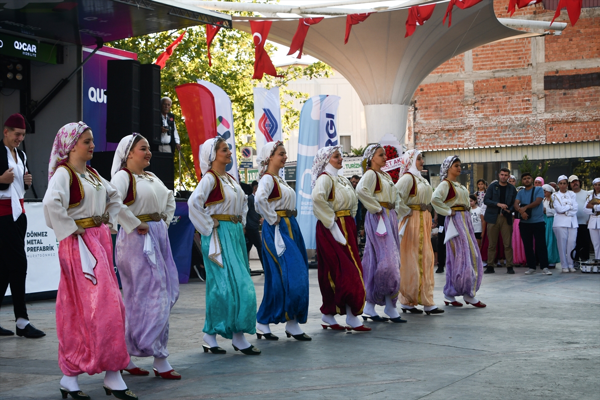 Sındırgı'da 24. Yağcıbedir Halı, Kültür ve Sanat Günleri Başladı