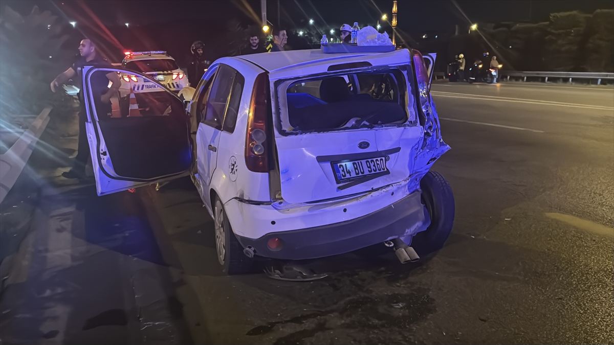 Ümraniye'de zincirleme trafik kazası: 3 yaralı, sürücü kaçtı