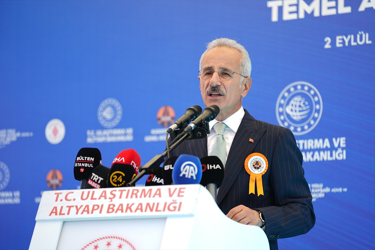 Bakan Uraloğlu: Ümraniye'ye 230 metrelik alt geçit inşa edilecek