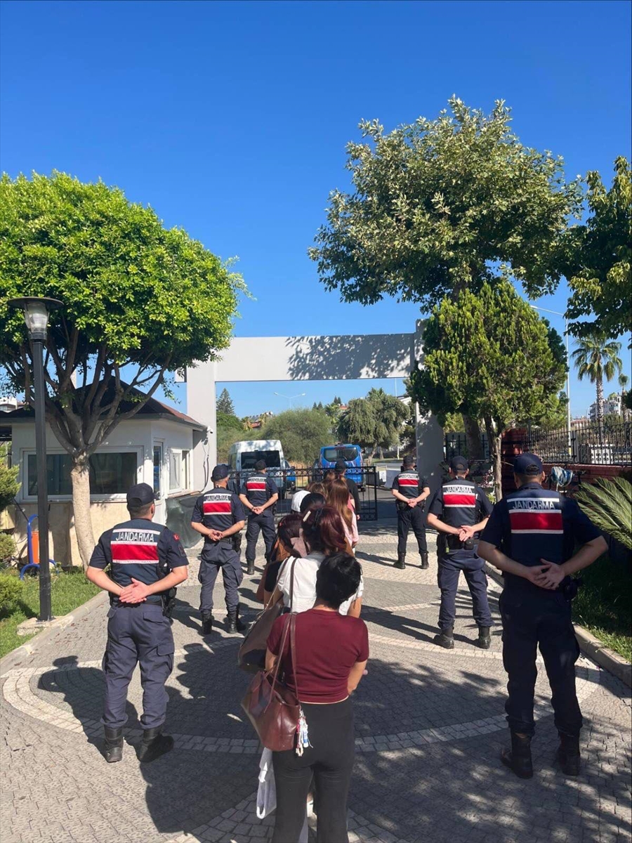 Antalya'da insan ticareti operasyonu: 6 şüpheli gözaltına alındı