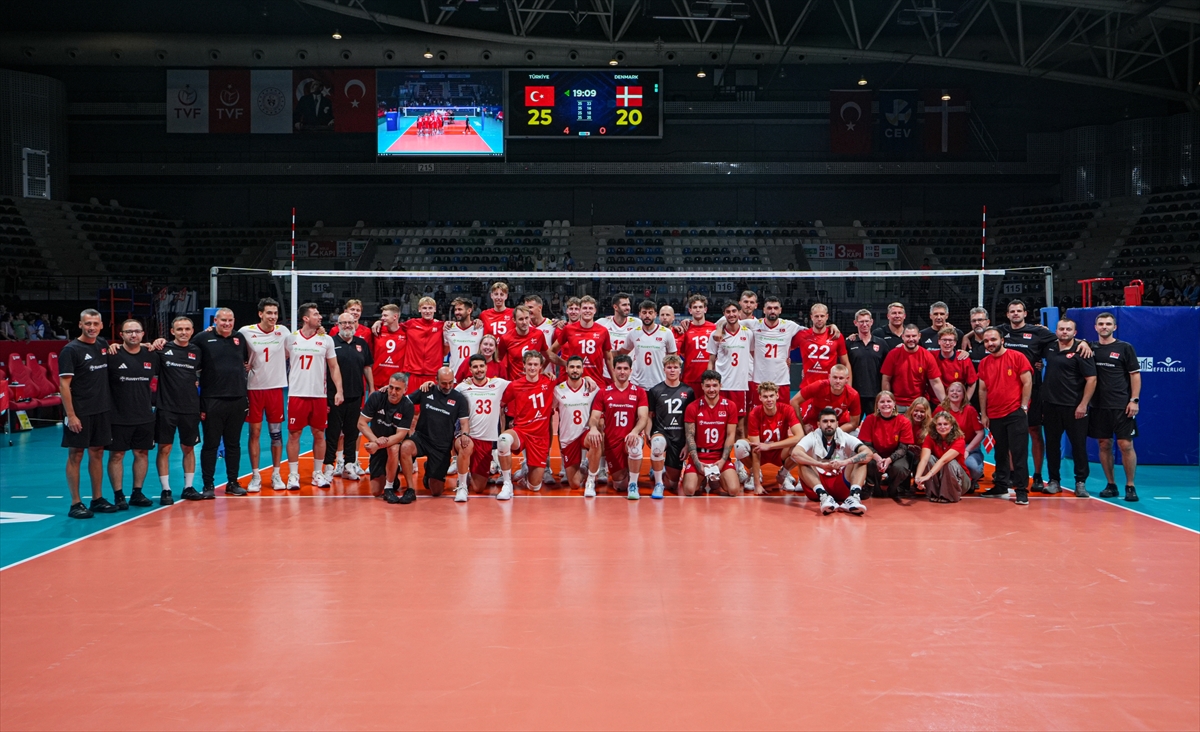 A Milli Erkek Voleybol Takımı, Danimarka'yı 4-0 yendi