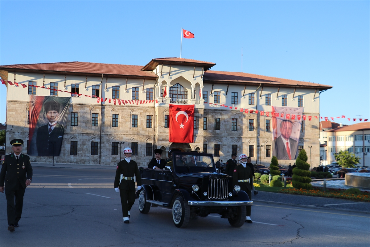 Sivas Kongresi'nin 107. yılı: Atatürk'ün gelişi canlandırıldı
