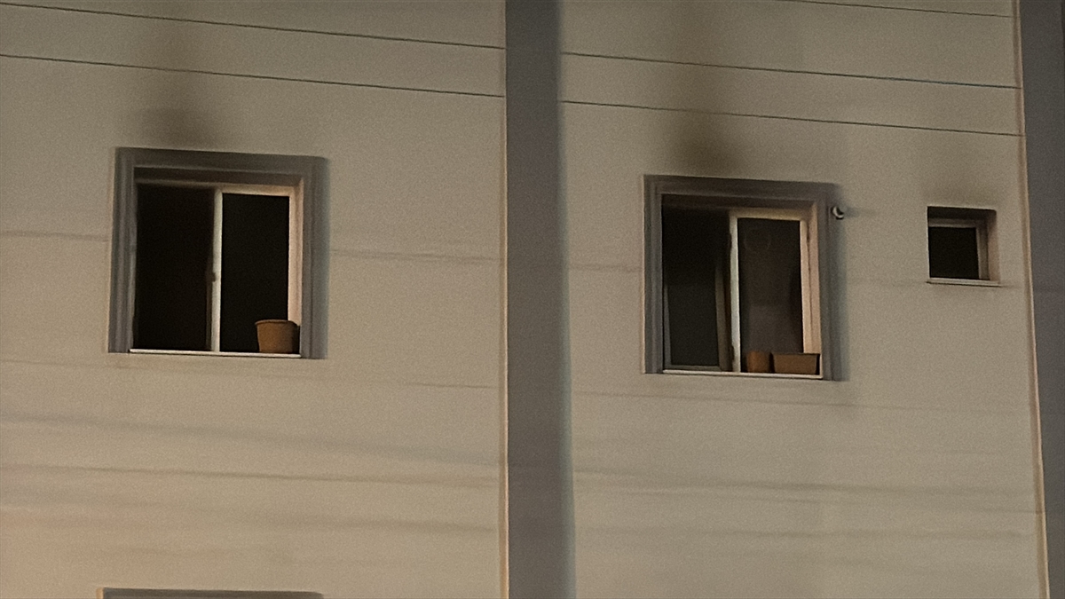 Karabük'te apartman yangını: 2 kişi dumandan etkilendi