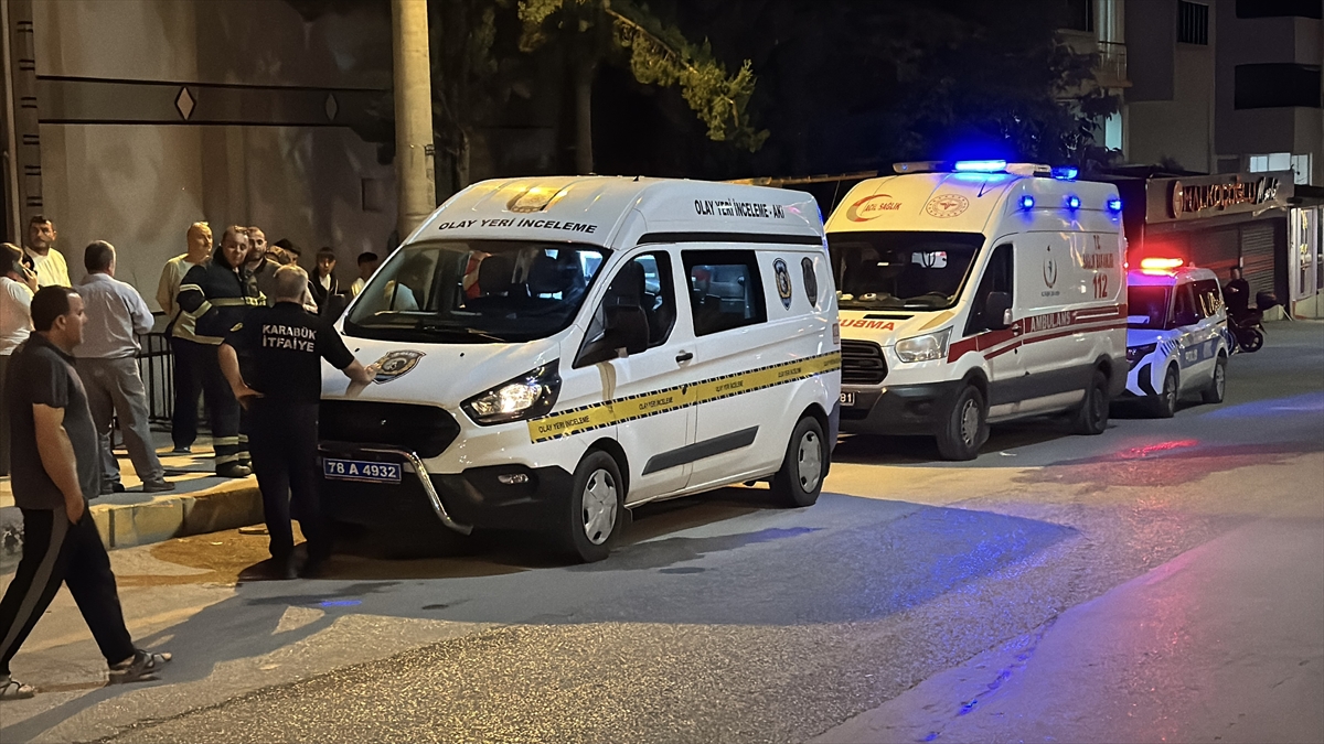 Karabük'te apartman yangını: 2 kişi dumandan etkilendi