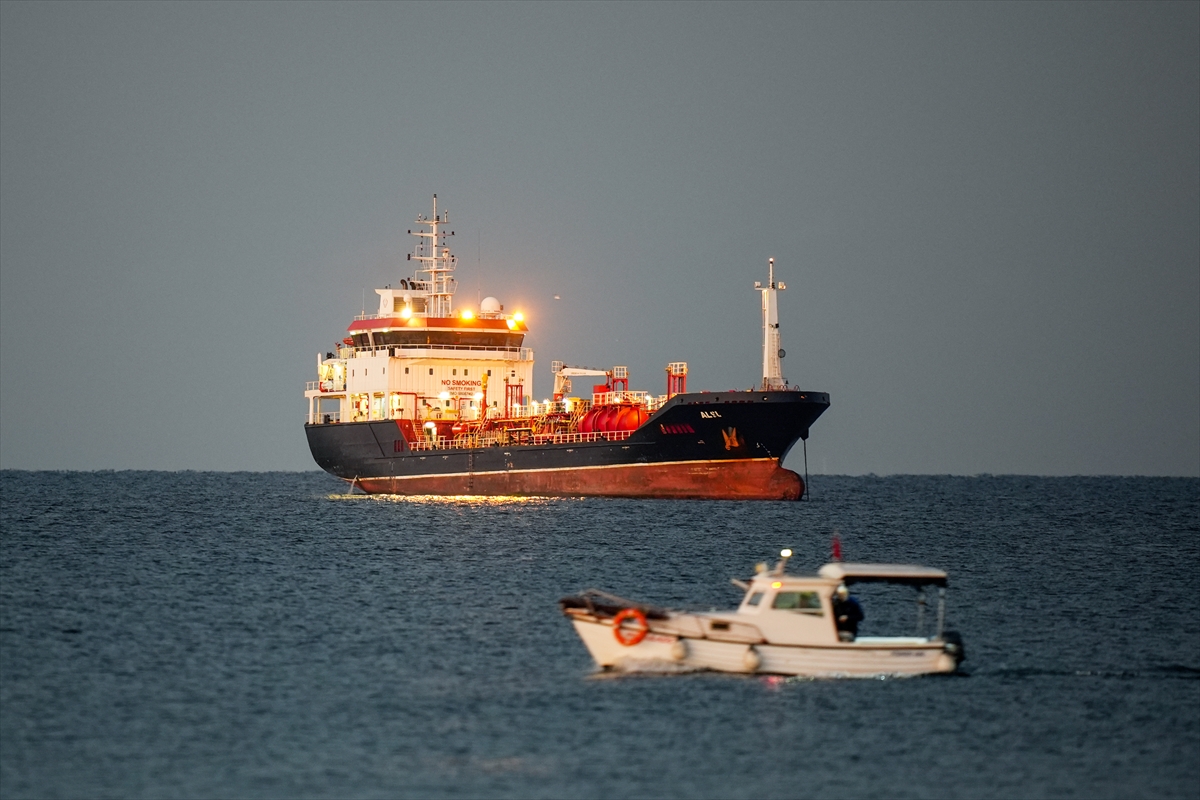 Silivri açıklarında batan gemi: Arama kurtarma devam ediyor
