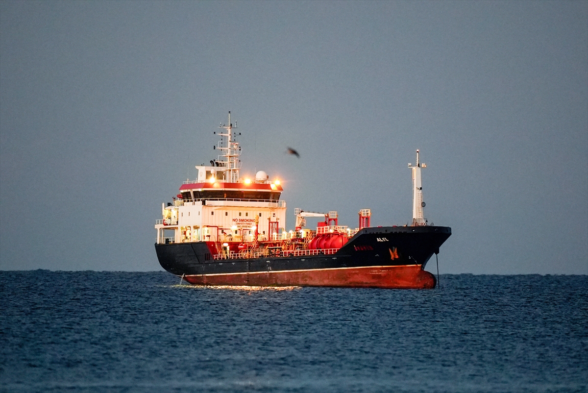 Silivri açıklarında batan gemi: Arama kurtarma devam ediyor