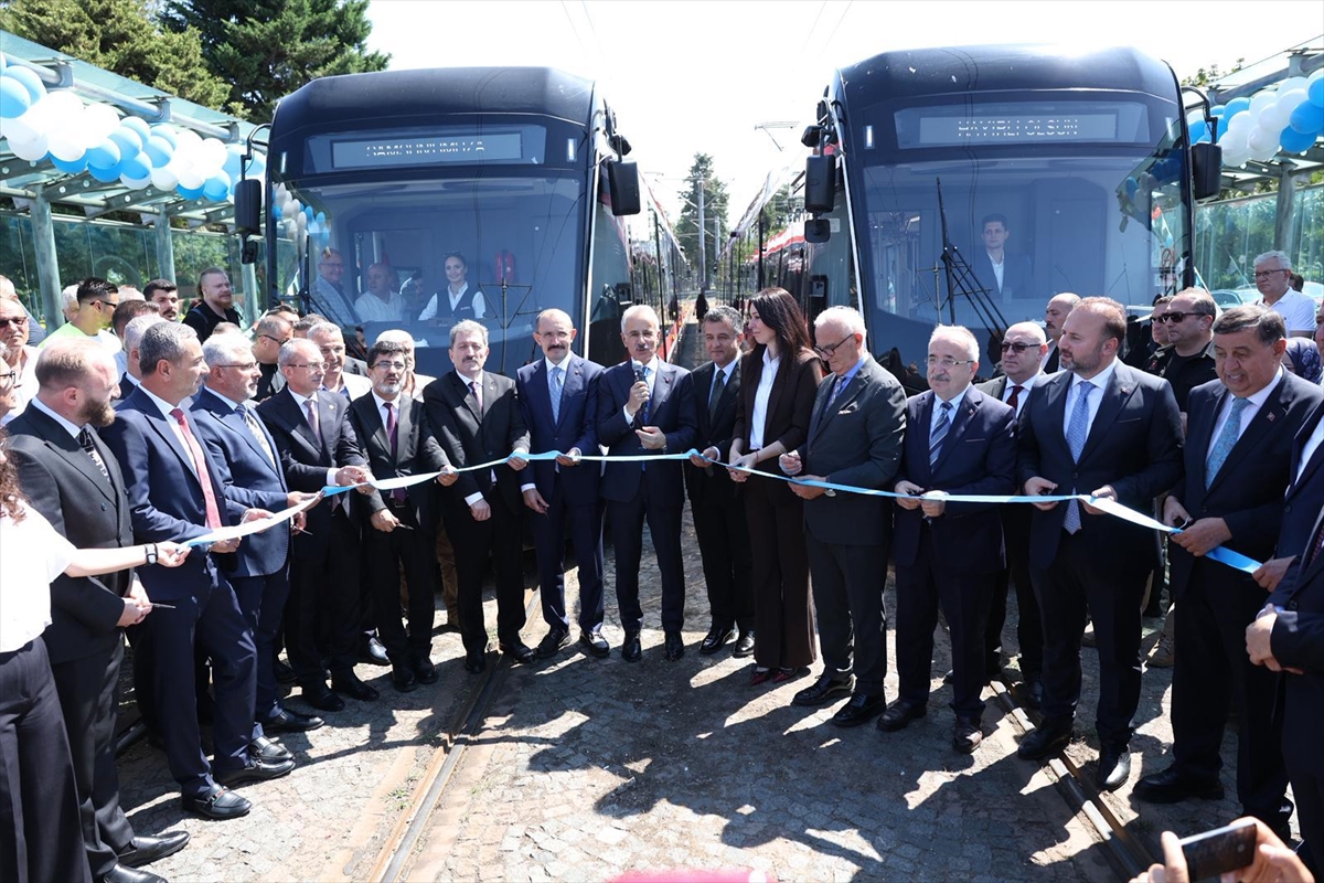 Bakan Uraloğlu: Samsun'a iki yeni tramvay hizmete girdi