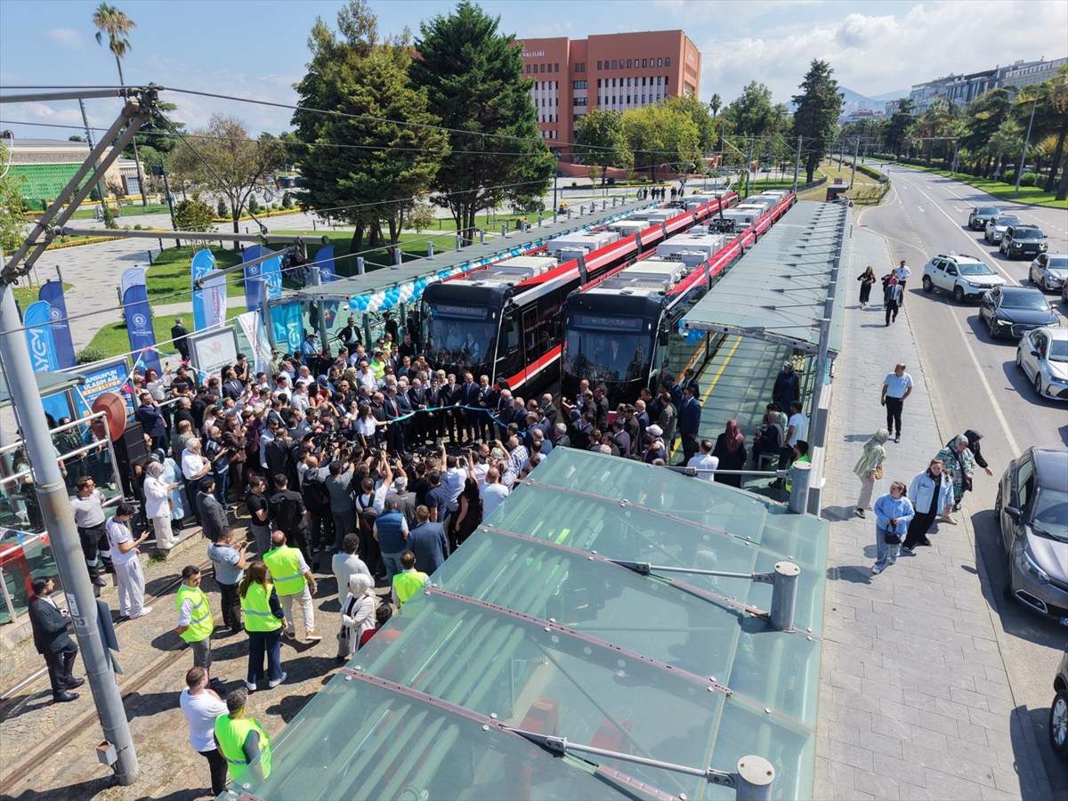 Bakan Uraloğlu: Samsun'a iki yeni tramvay hizmete girdi