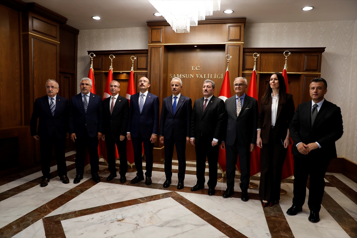 Bakan Uraloğlu: Samsun'a iki yeni tramvay hizmete girdi