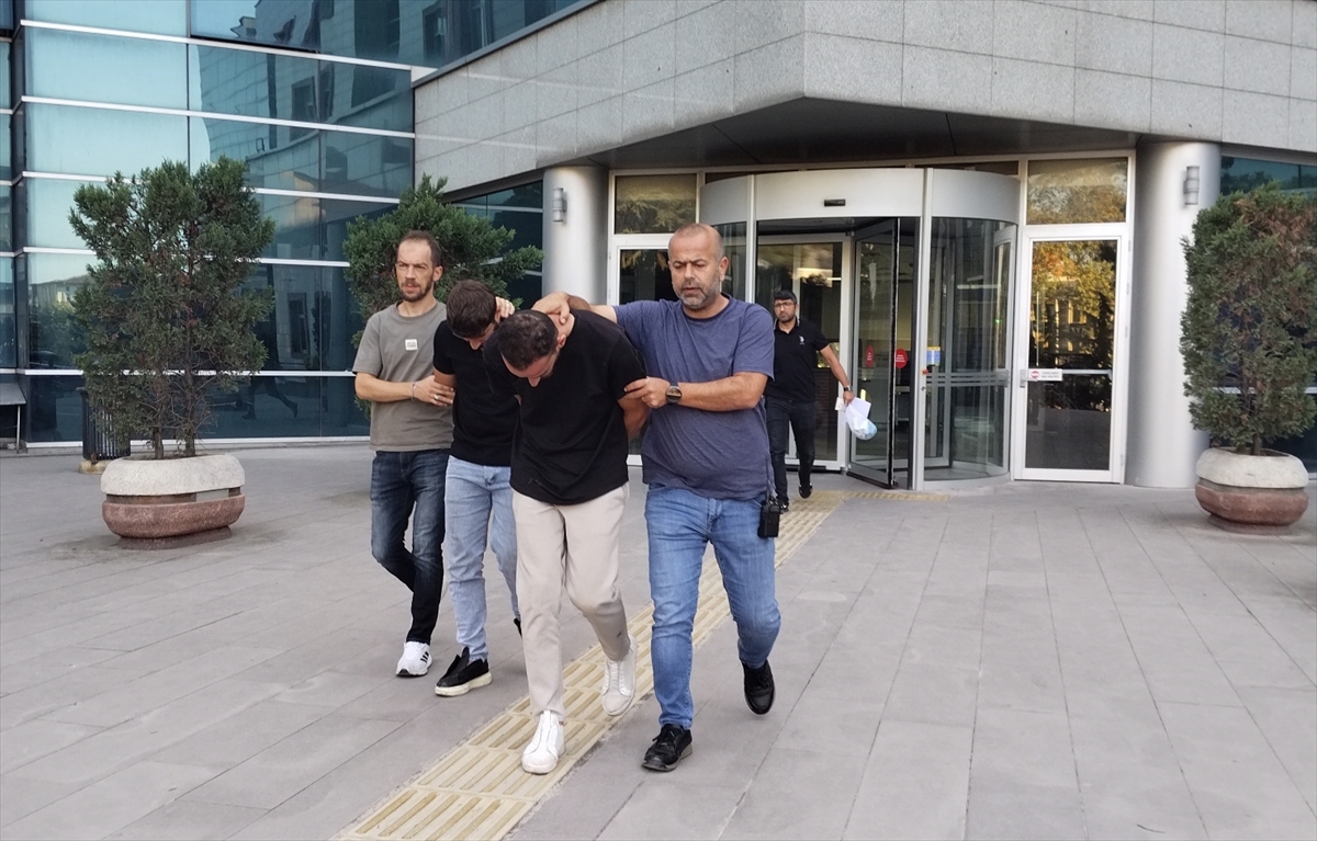 Bursa'da polis süsü veren dolandırıcılar tutuklandı