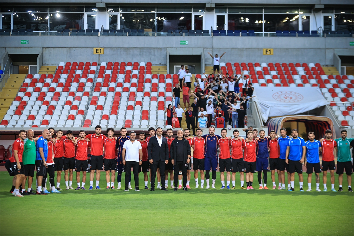 Transfer yasağını kaldıran Yeni Mersin İdmanyurdu, "küllerinden doğma" hedefinde
