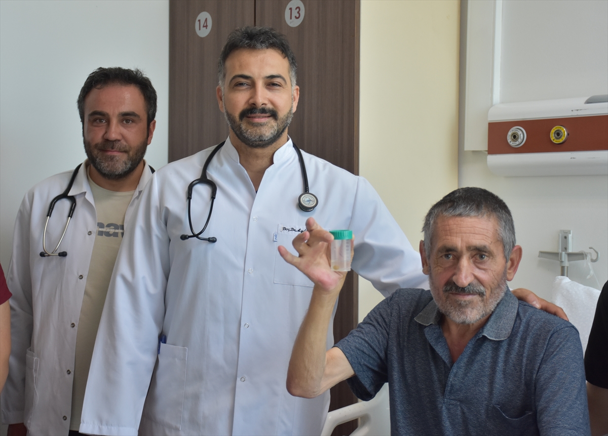Nefes darlığı şikayetiyle hastaneye gitti, akciğerinden sarımsak çıktı