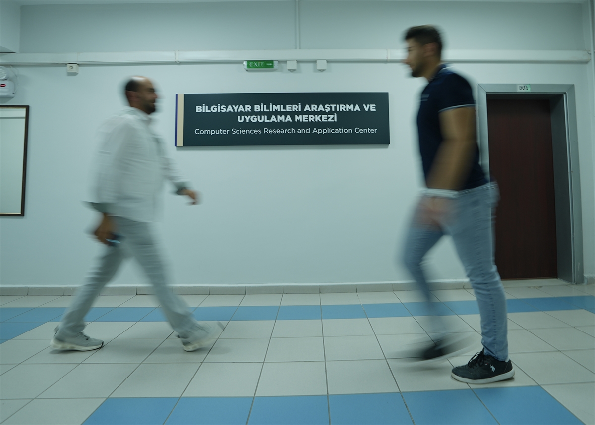 Rektör Hacımüftüoğlu: Atatürk Üniversitesi AtaZeka'yı kurdu