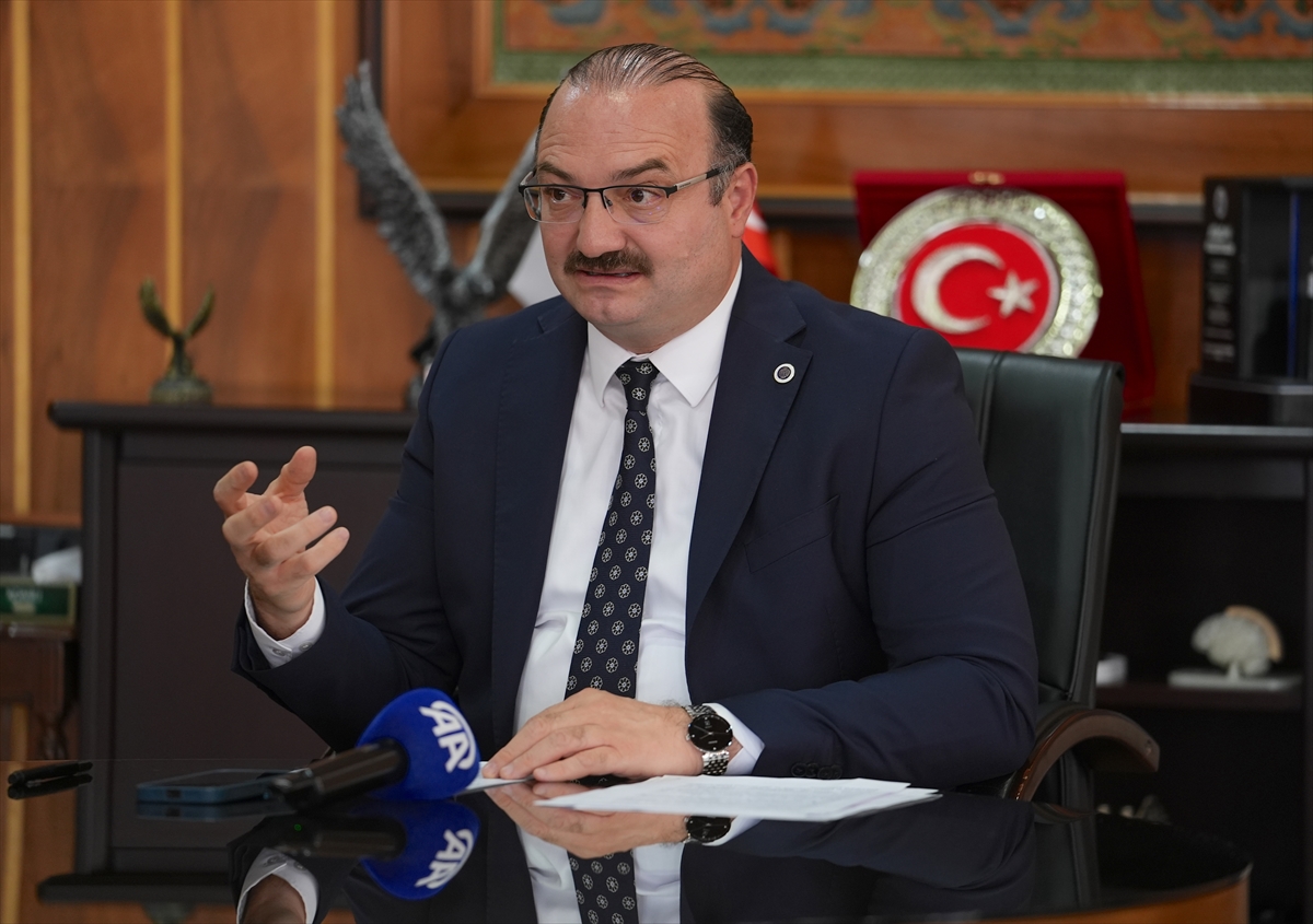 Rektör Hacımüftüoğlu: Atatürk Üniversitesi AtaZeka'yı kurdu