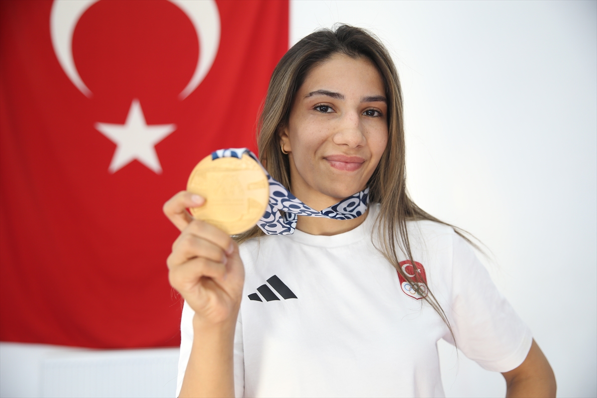 Milli Güreşçi Zehra Demirhan: Akdeniz Oyunları'nda altın kazandı