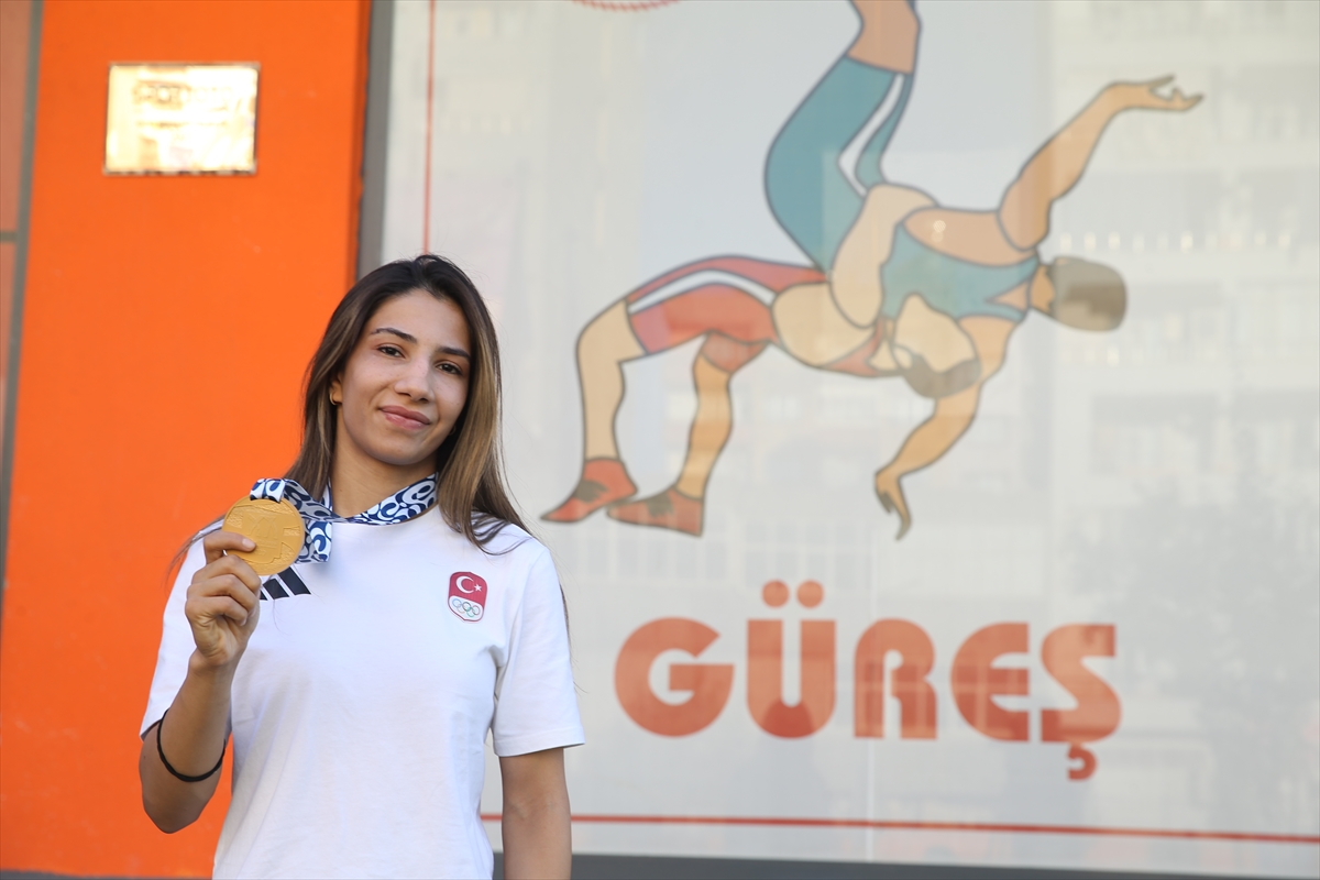 Milli Güreşçi Zehra Demirhan: Akdeniz Oyunları'nda altın kazandı