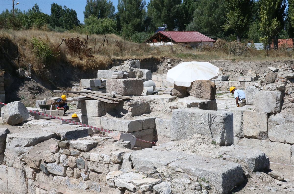 Sulusaray'ın altındaki Sebastapolis Antik Kenti gün yüzüne çıkarılıyor