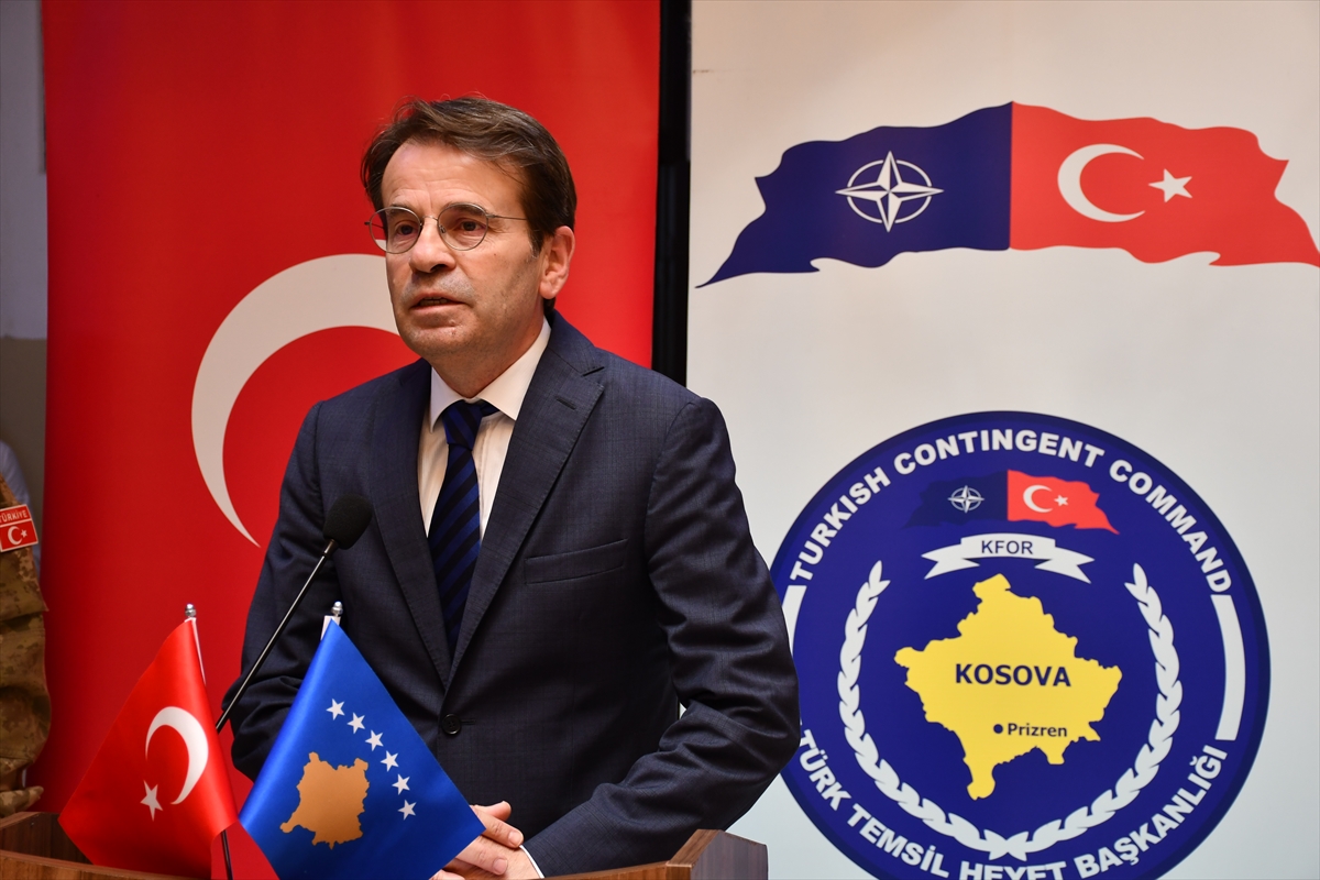 Türk askeri: Kosova'da çocuklara oyun parkı kurdu