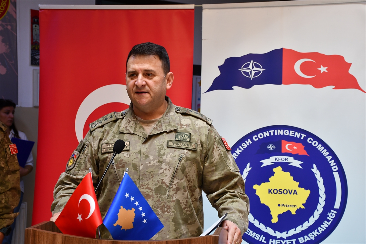 Türk askeri: Kosova'da çocuklara oyun parkı kurdu