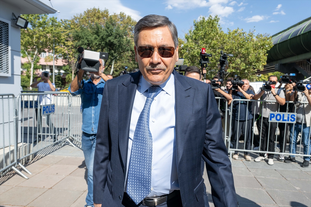 Melih Gökçek: Ankara Adliyesi'nde şüpheli sıfatıyla ifade veriyor