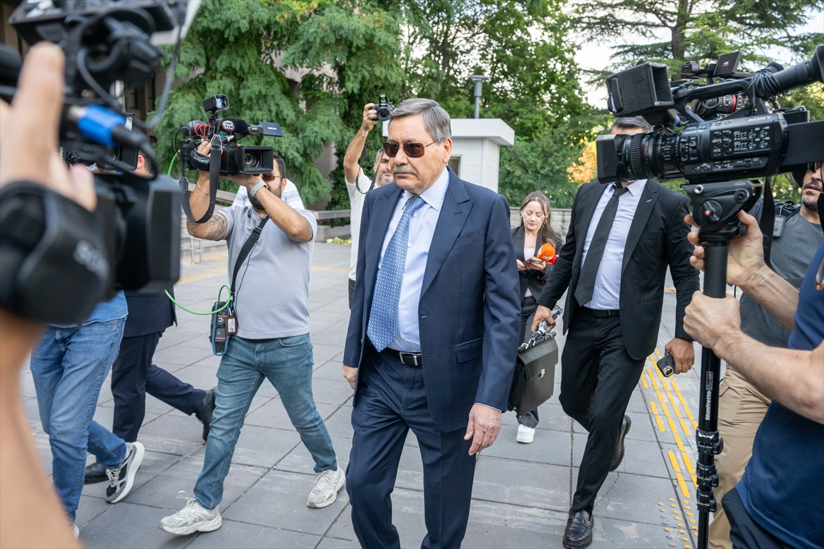 Melih Gökçek: Ankara Adliyesi'nde şüpheli sıfatıyla ifade veriyor