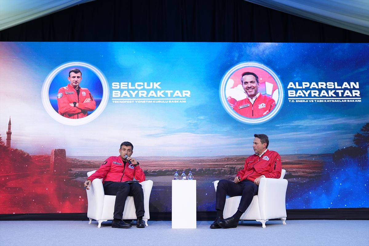 Selçuk Bayraktar: Küçük modüler reaktörleri birkaç yılda yaparız