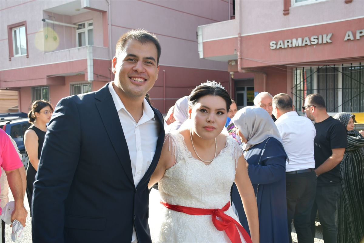 Özel gereksinimli Esmanur Kılıç'ın gelinlik hayali gerçek oldu