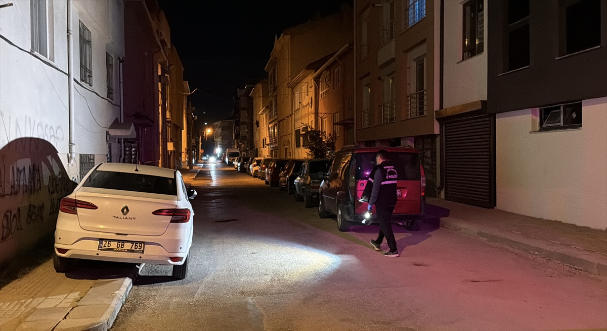 Eskişehir'de İkinci Kattan Düşen Adam Hayatını Kaybetti: Bir Gözaltı