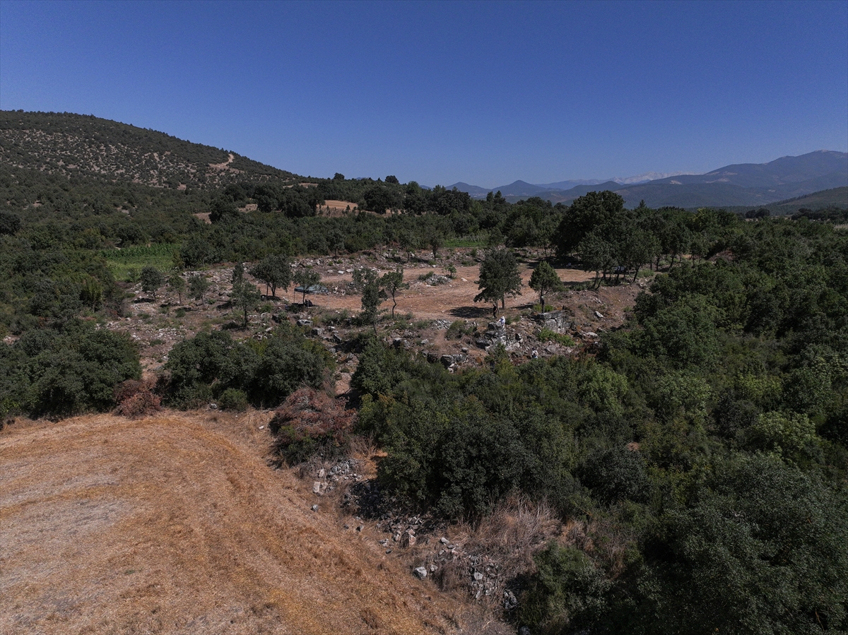 Roma İmparatoru Hadrianus'un avlandığı bölgede kurduğu kentte kazılar başladı