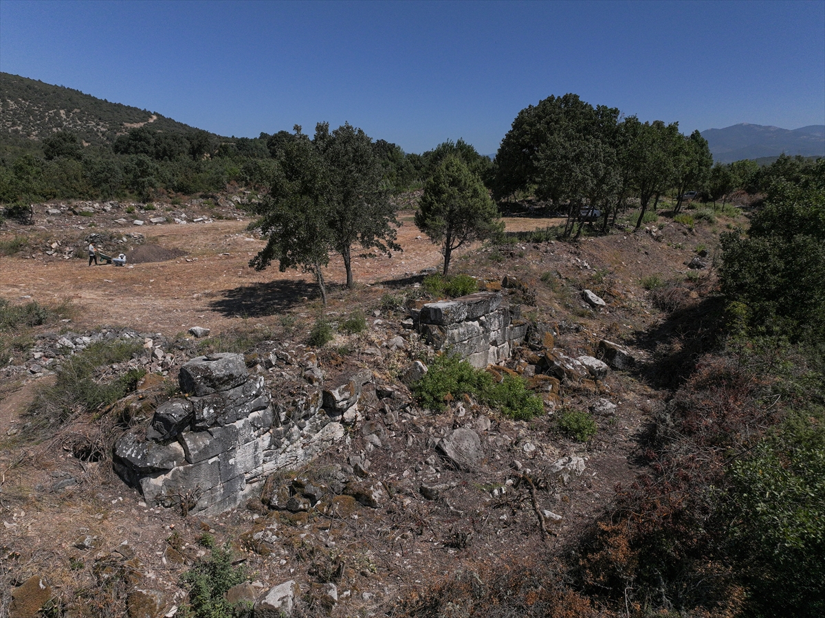 Roma İmparatoru Hadrianus'un avlandığı bölgede kurduğu kentte kazılar başladı