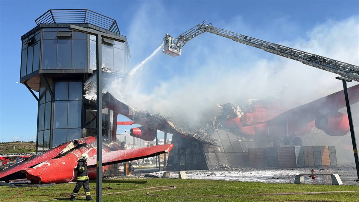 Kocaeli Uçakpark'ta yangın çıktı: Hasan Soba bilgi verdi