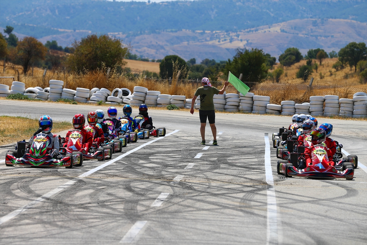 Türkiye Karting Şampiyonası'nın beşinci ayağı Uşak'ta başladı