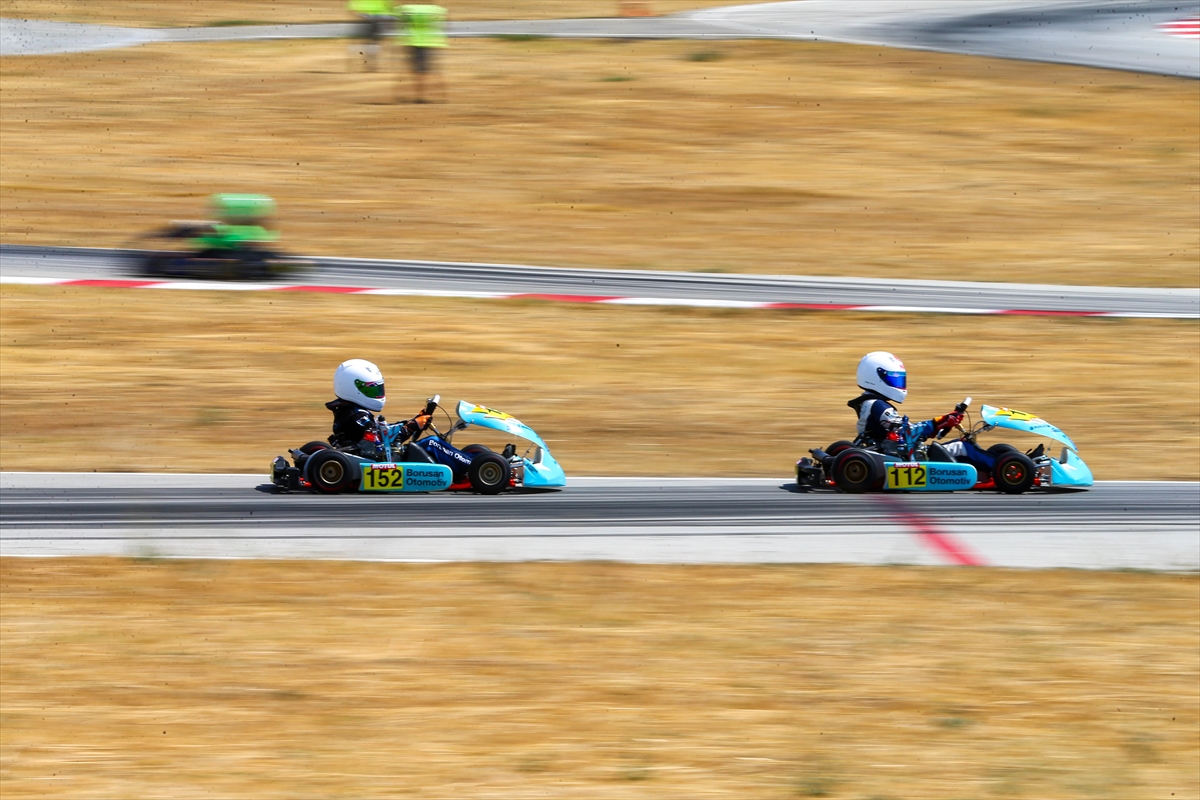 Türkiye Karting Şampiyonası'nın beşinci ayağı Uşak'ta başladı