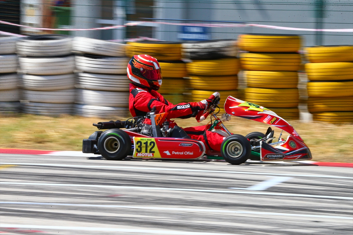 Türkiye Karting Şampiyonası'nın beşinci ayağı Uşak'ta başladı