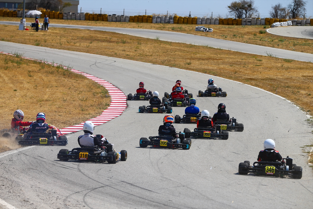 Türkiye Karting Şampiyonası'nın beşinci ayağı Uşak'ta başladı