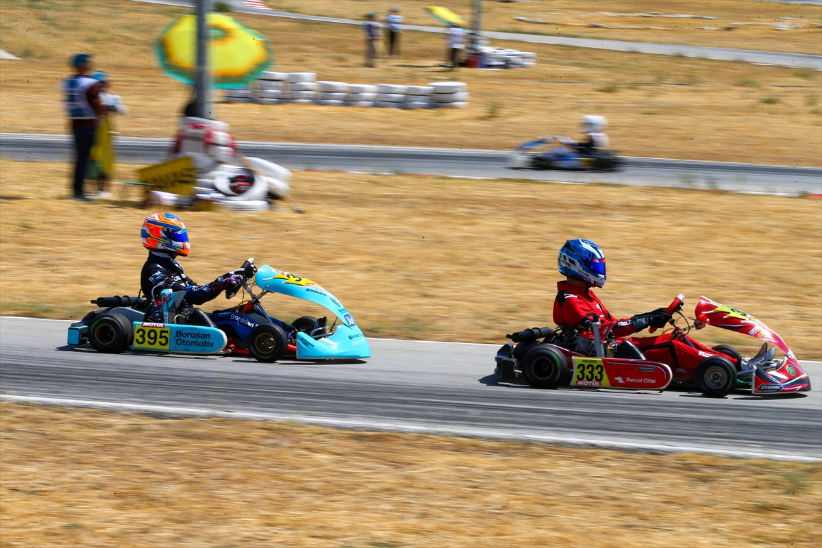 Türkiye Karting Şampiyonası'nın beşinci ayağı Uşak'ta başladı