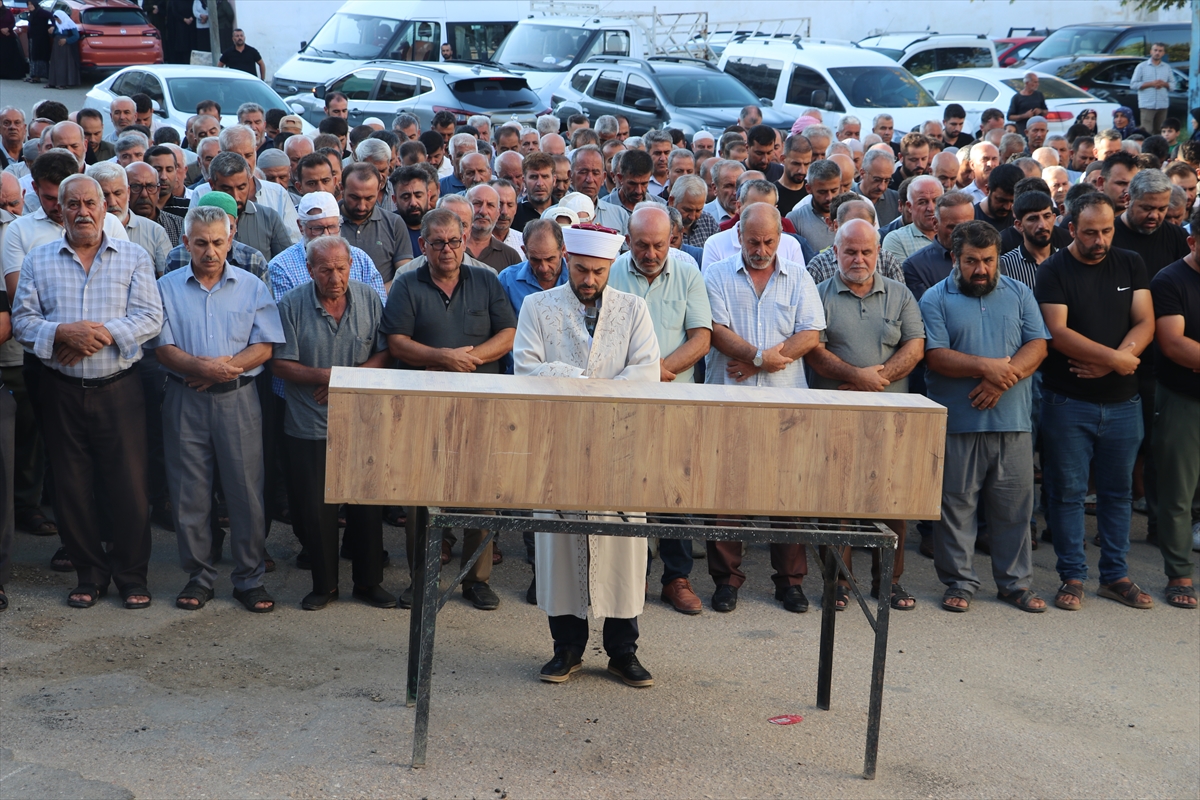 Nazmiye Özbolat: KKTC gemi kazası kurbanı Hatay'da defnedildi