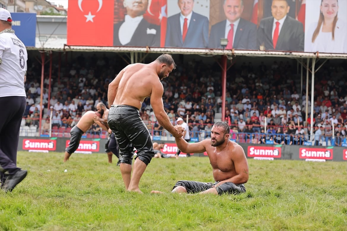 674. Elmalı Güreşleri: Çeyrek final başpehlivanları belli oldu