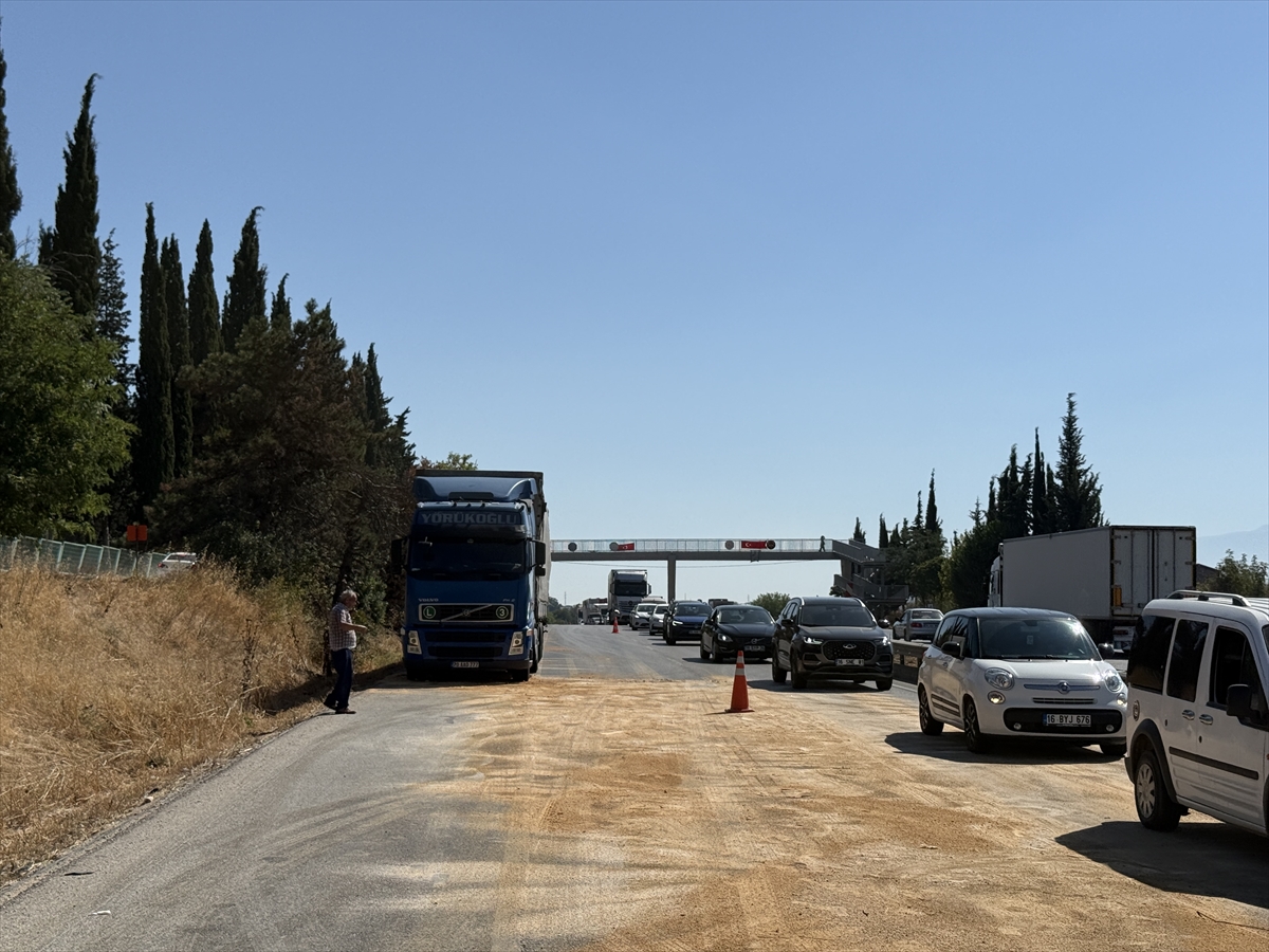 Bursa'da zincirleme kaza: 4 yaralı, başkanın aracı da karıştı