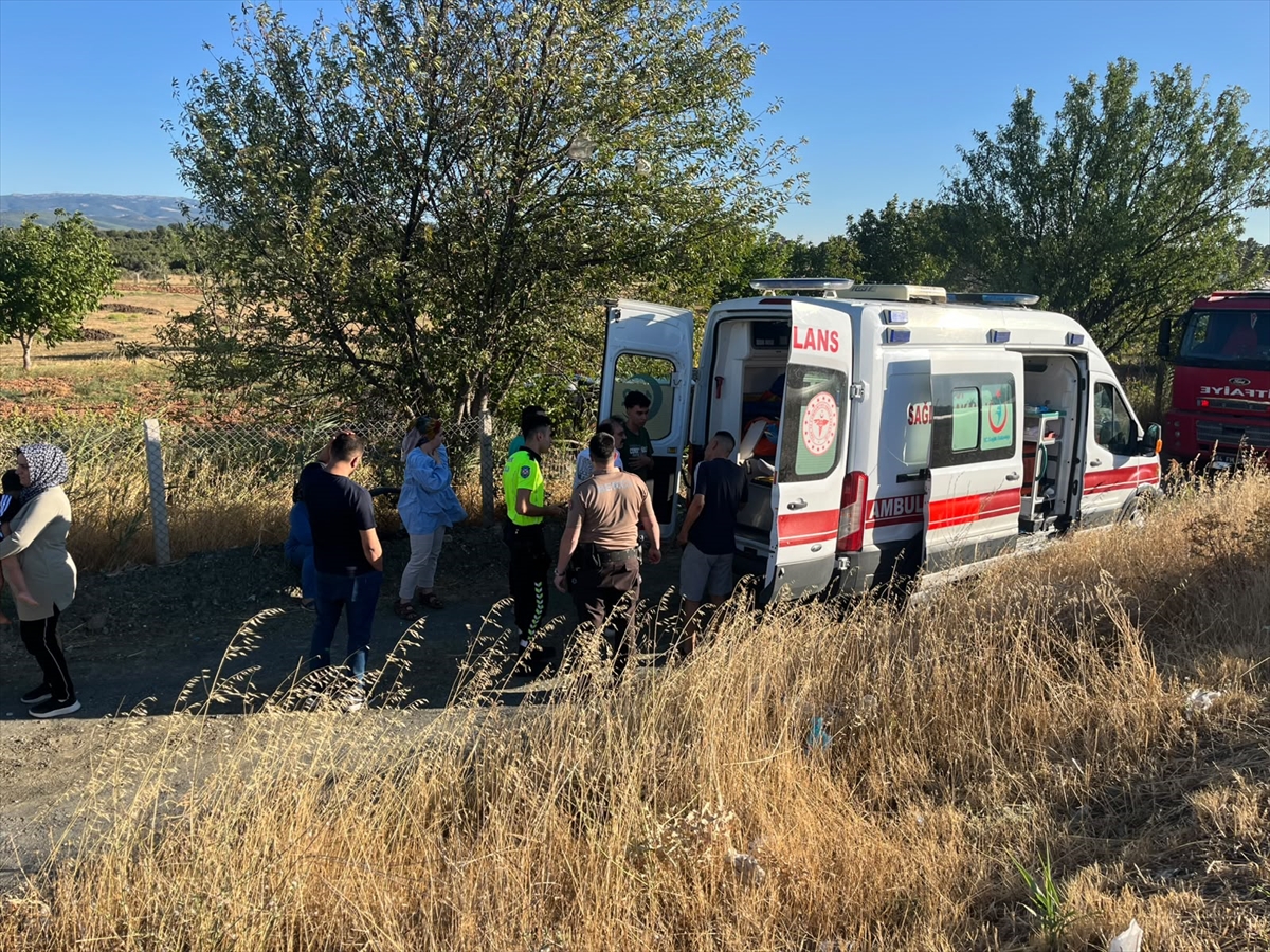 Uşak Banaz'da iki otomobil çarpıştı, 6 kişi yaralandı