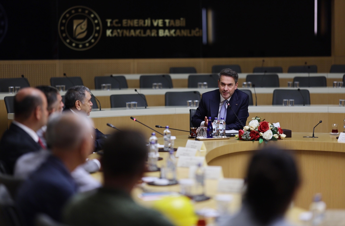 Bakan Bayraktar, Türkiye Maden İşçileri Sendikası ve Doruk Madencilik işçilerini kabul etti: