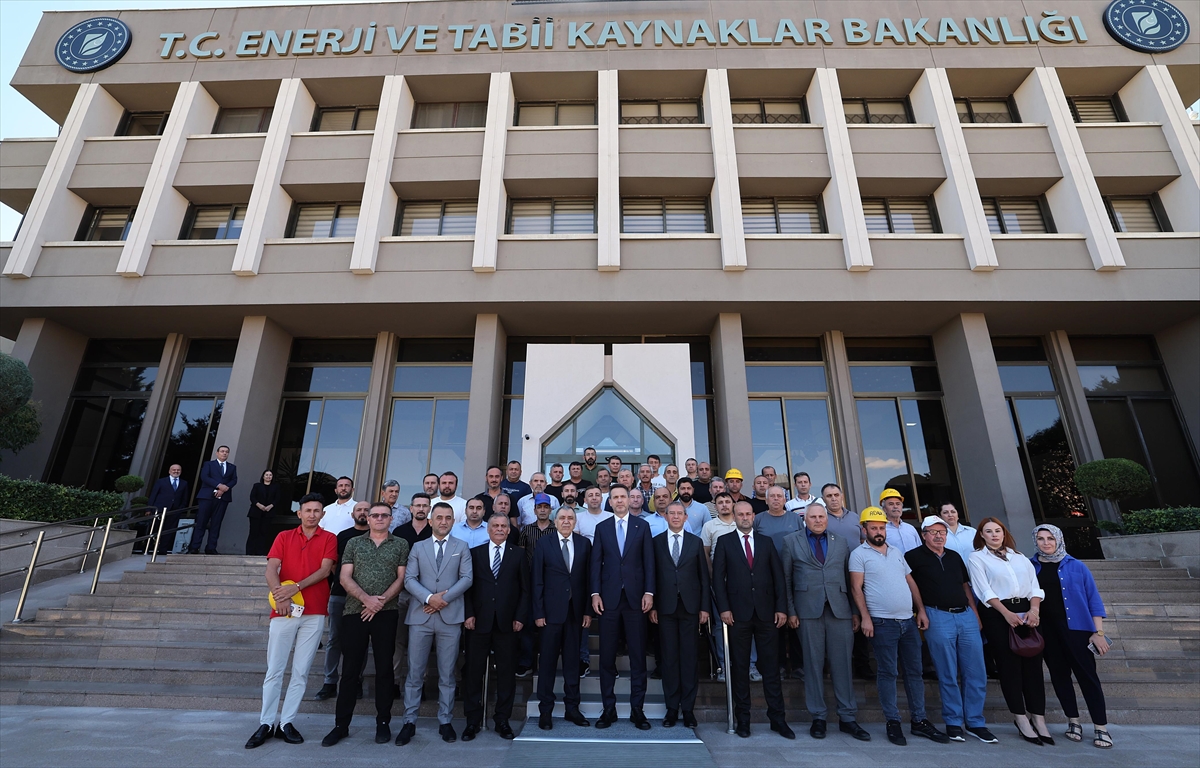 Bakan Bayraktar, Türkiye Maden İşçileri Sendikası ve Doruk Madencilik işçilerini kabul etti:
