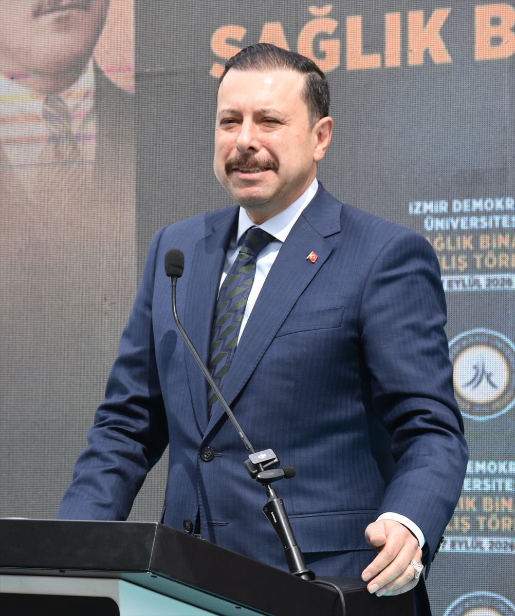 İzmir Demokrasi Üniversitesi: Sağlık binası Uzundere'de açıldı