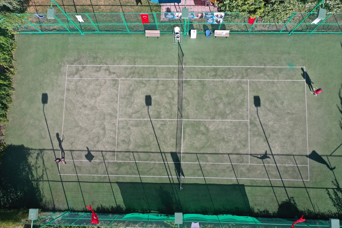 Ağrı'da Tenis Heyecanı: 120 Sporcu Kupa İçin Yarışıyor