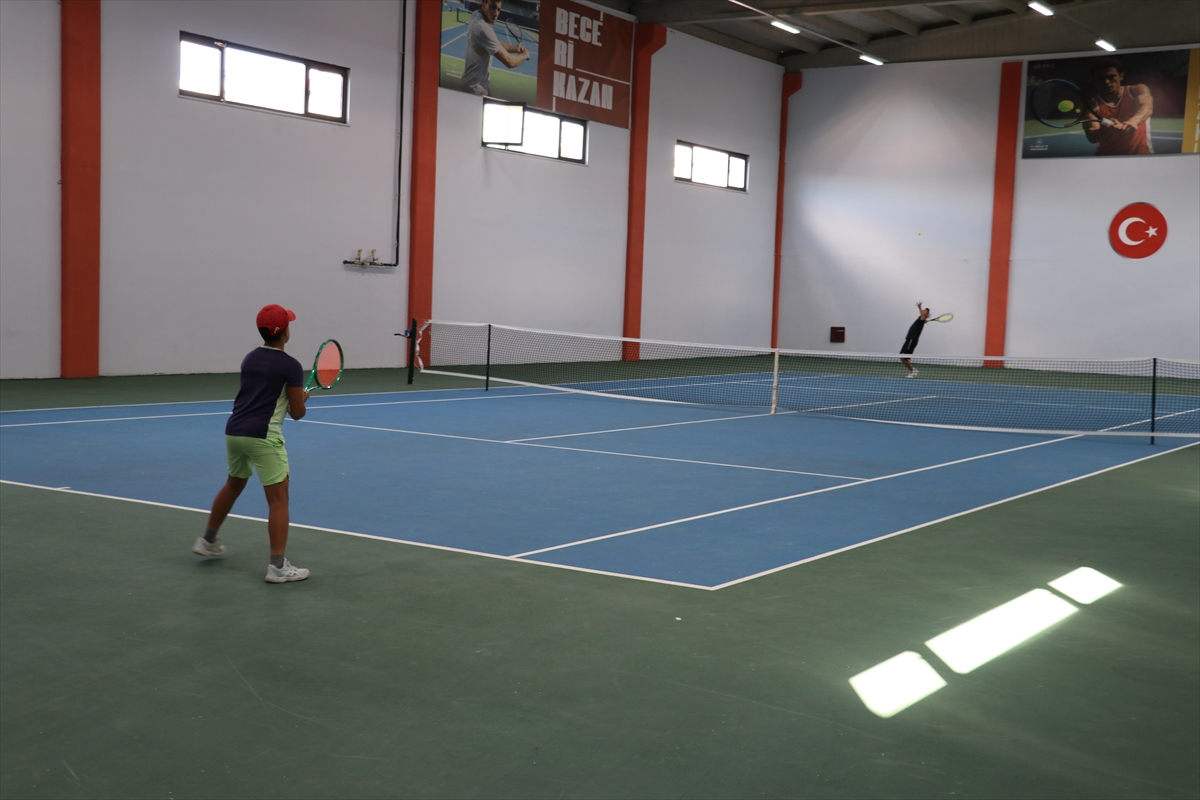Ağrı'da Tenis Heyecanı: 120 Sporcu Kupa İçin Yarışıyor