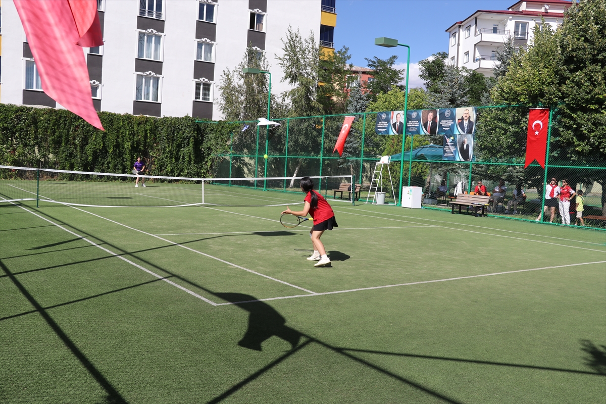 Ağrı'da Tenis Heyecanı: 120 Sporcu Kupa İçin Yarışıyor