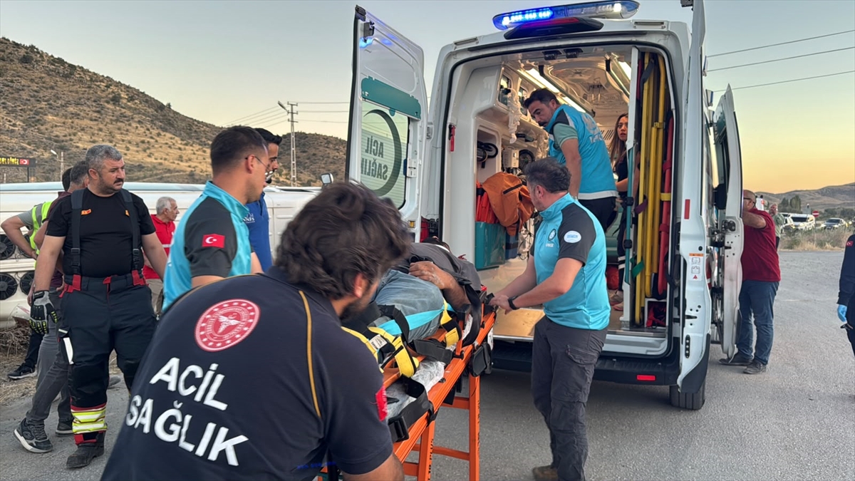 Kırıkkale'deki işçi servisi kazasında 13 kişi yaralandı