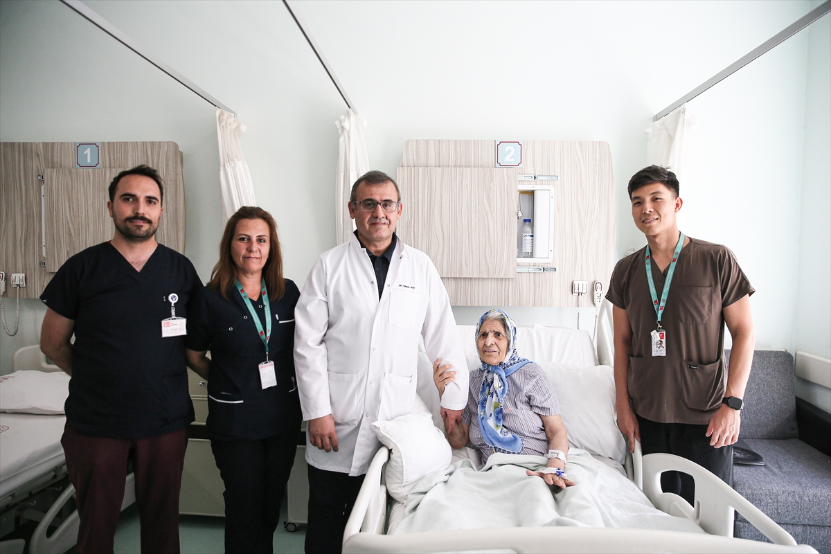 Prof. Dr. Hasan Arı: TAVI yöntemiyle Türkiye'de bir ilk başarıldı