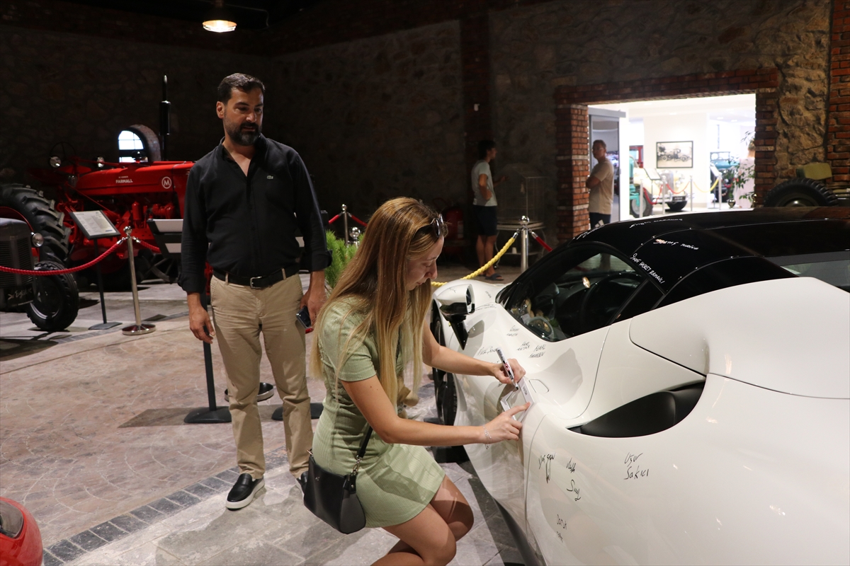 Ferrari'ye atılan imzalar 10 bin fidana dönüştü