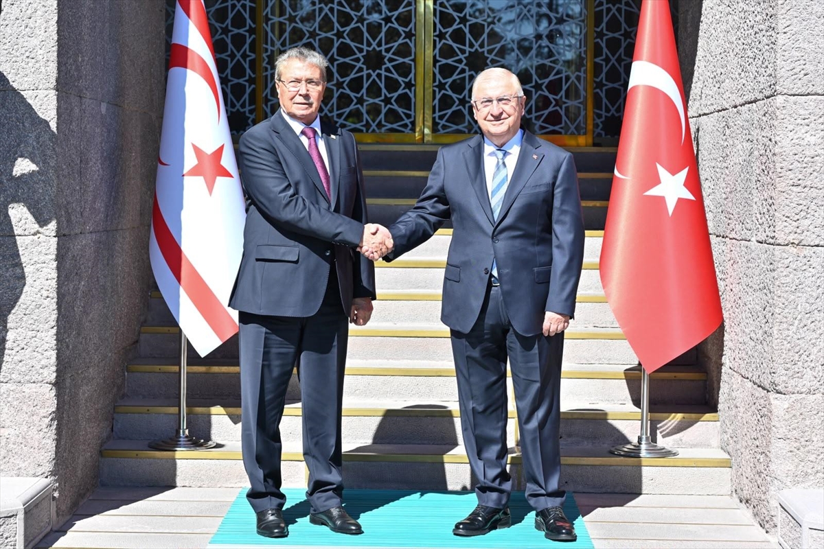 KKTC Başbakanı Üstel: Batan gemi için Türkiye'de temaslar